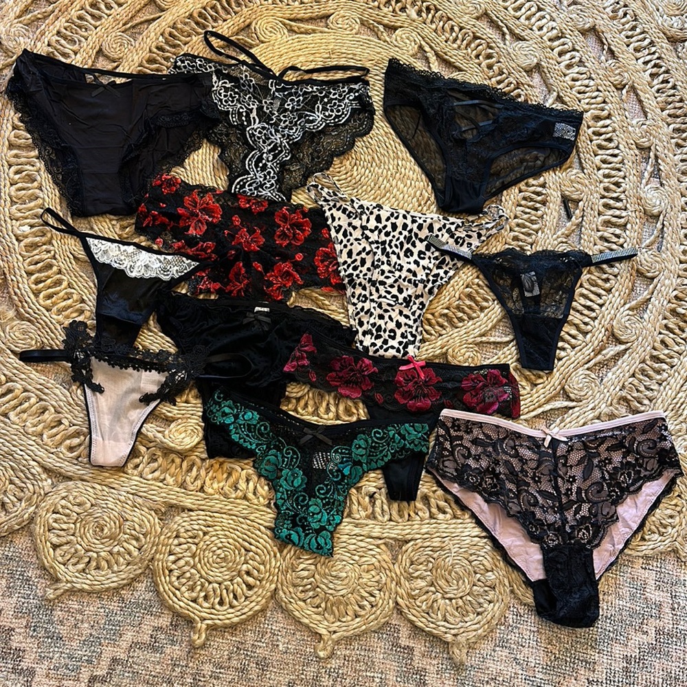 NWT 12 Pairs of Women’s Underwear sz M
